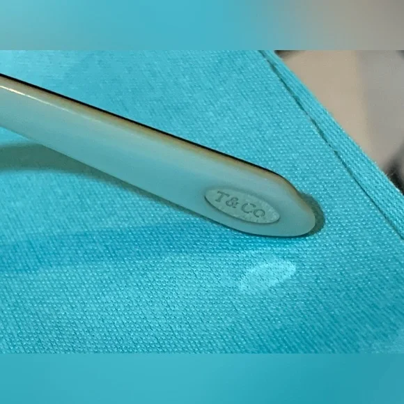 EUC ❤️Tiffany & Co Savanna O.S Retail $375.00 Gradient/Polarized round frame.? EUC ❤️Tiffany & Co Savanna O.S Retail $375.00 Gradient  main image 2